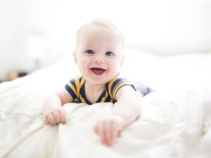 Snuggles and Warmth: Choosing the Perfect Baby Blanket