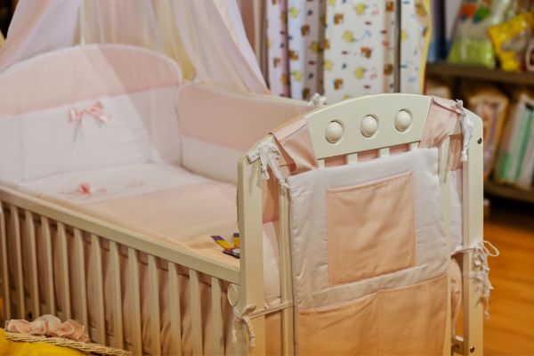 best cribs for small spaces